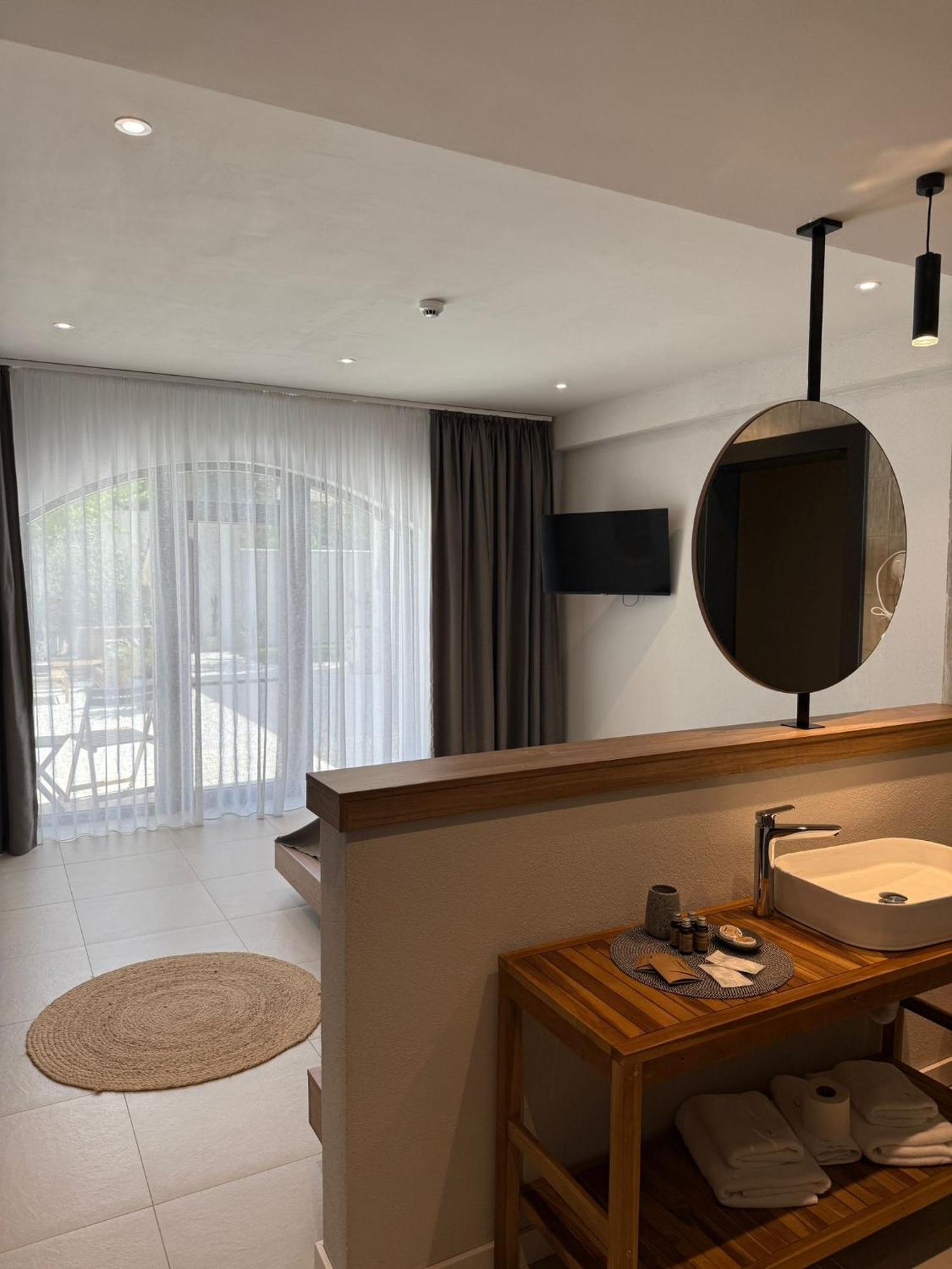 Luuma Hotel 2 ไม ภายนอก รูปภาพ